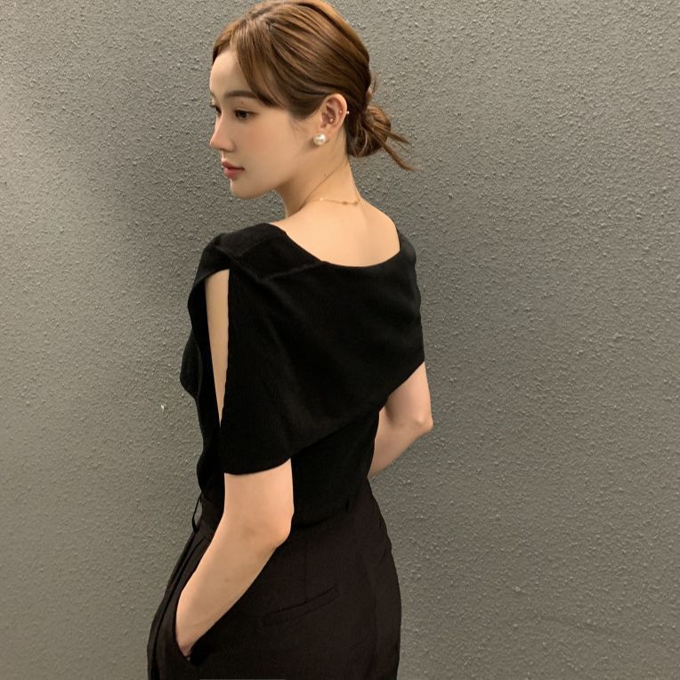 Striped Designer-Style Knitted Top With Side Slit Sleeveless 2 Striped Designer-Style Knitted Top With Side Slit Sleeveless - Image 2