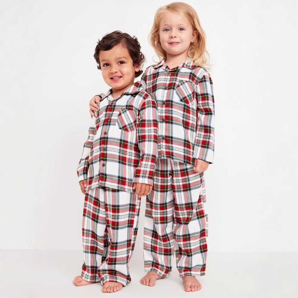 Christmas Family Pajamas For Parents And Kids 1 Christmas Family Pajamas For Parents And Kids