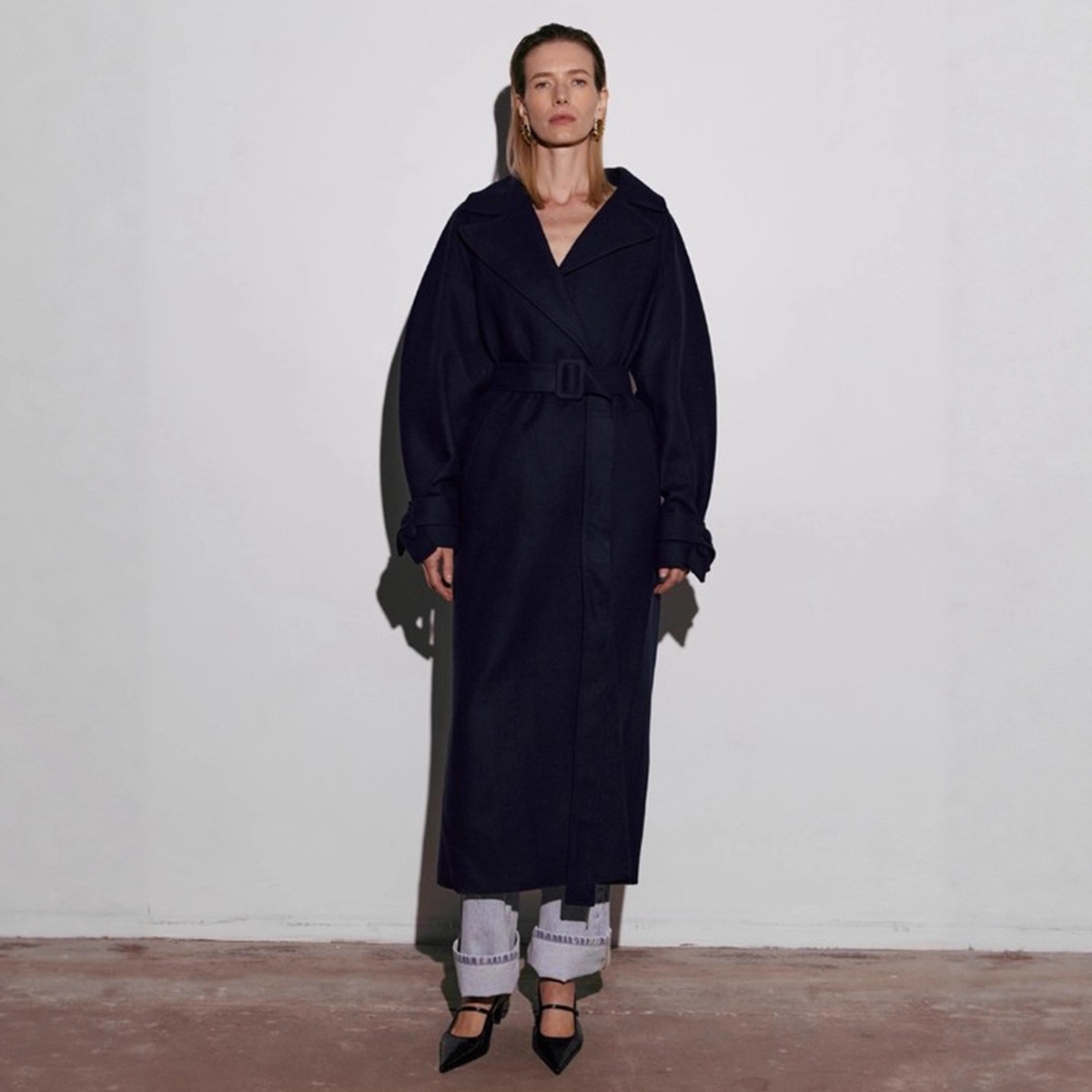 Fashionable Commuter-Style Lapel-Collar Split Loose Long Coat 2 Fashionable Commuter-Style Lapel-Collar Split Loose Long Coat - Image 2