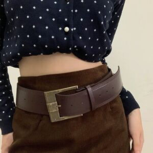 Retro Women's Figure-flattering Outfit With A Skirt And A Spicy-style Belt
