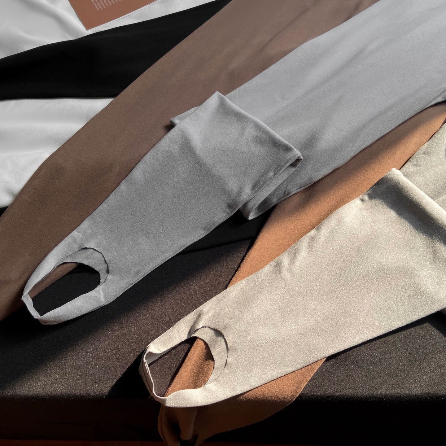 Women's High-Waist Yoga Thin Seamless Ankle-Length Shark Leggings 2 Women's High-Waist Yoga Thin Seamless Ankle-Length Shark Leggings - Image 2