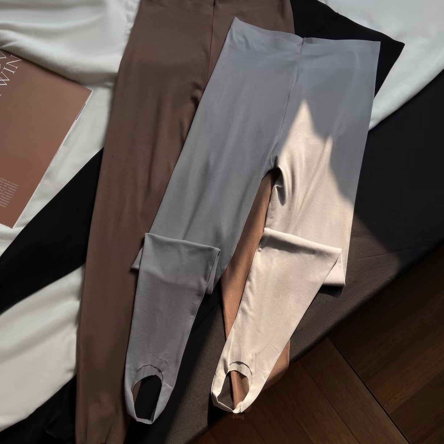 Women's High-Waist Yoga Thin Seamless Ankle-Length Shark Leggings 1 Women's High-Waist Yoga Thin Seamless Ankle-Length Shark Leggings