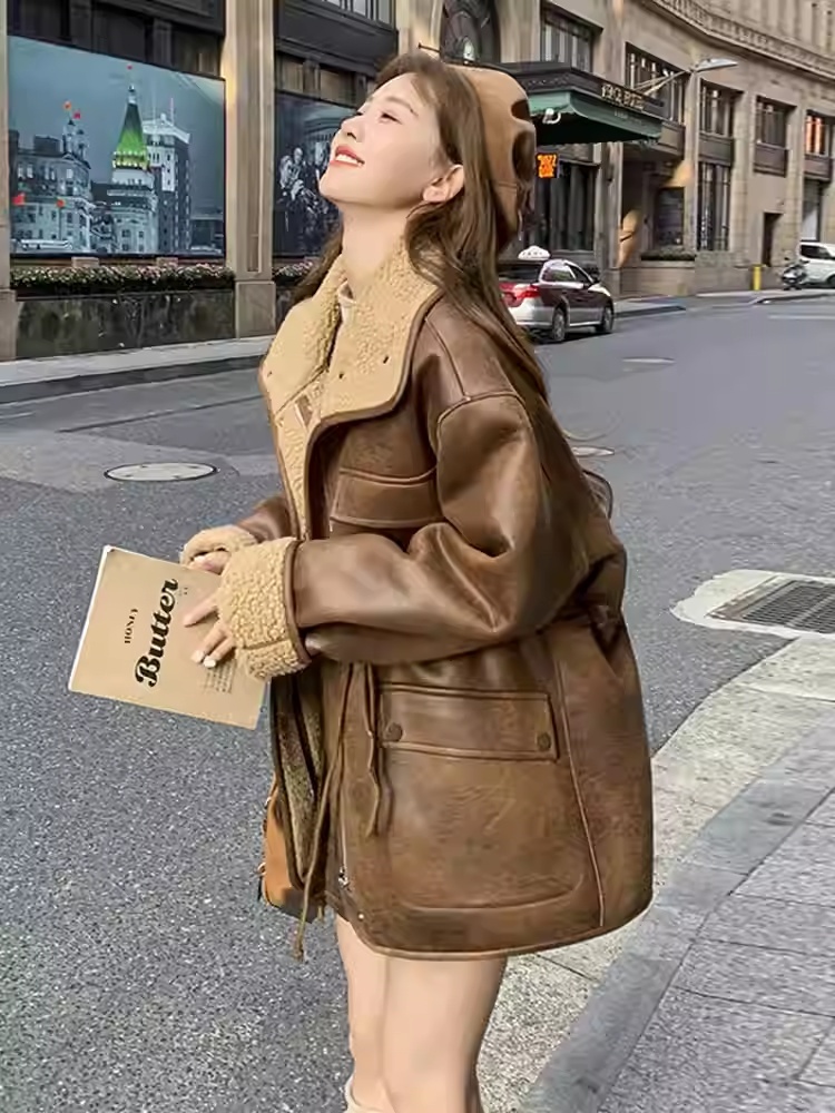 Thickened Lambskin Coat With Integrated Fur Lining 2 Thickened Lambskin Coat With Integrated Fur Lining - Image 2