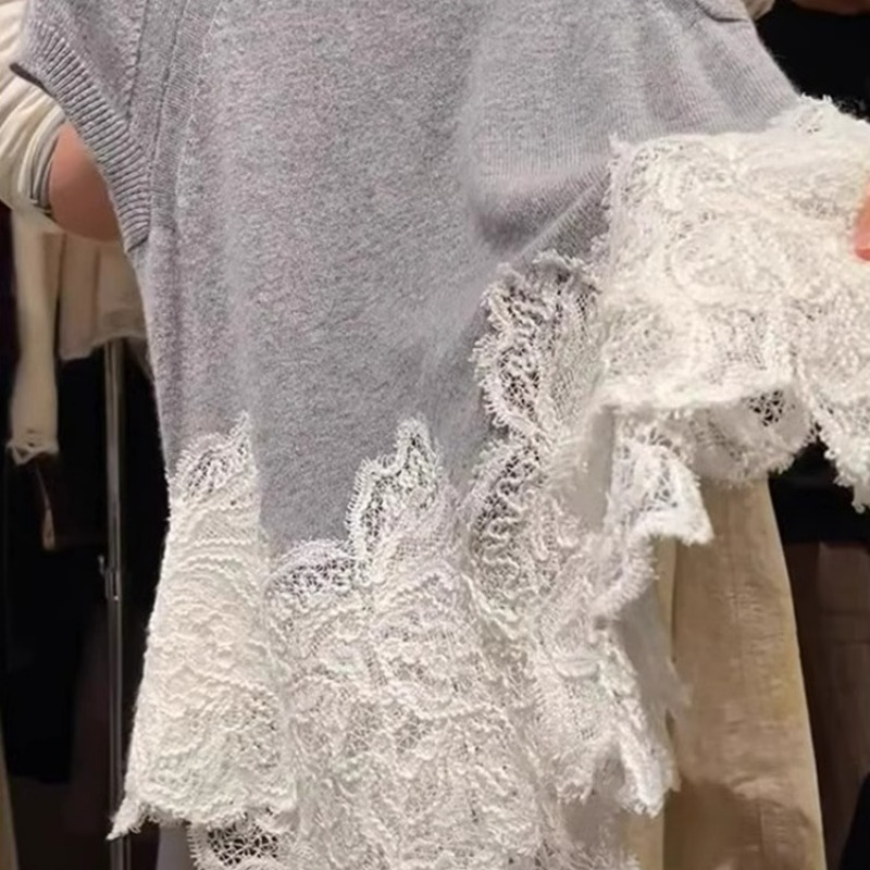 Contrast-color Lace-trimmed Hem Drop-shoulder Knit Top 4 Contrast-color Lace-trimmed Hem Drop-shoulder Knit Top - Image 4