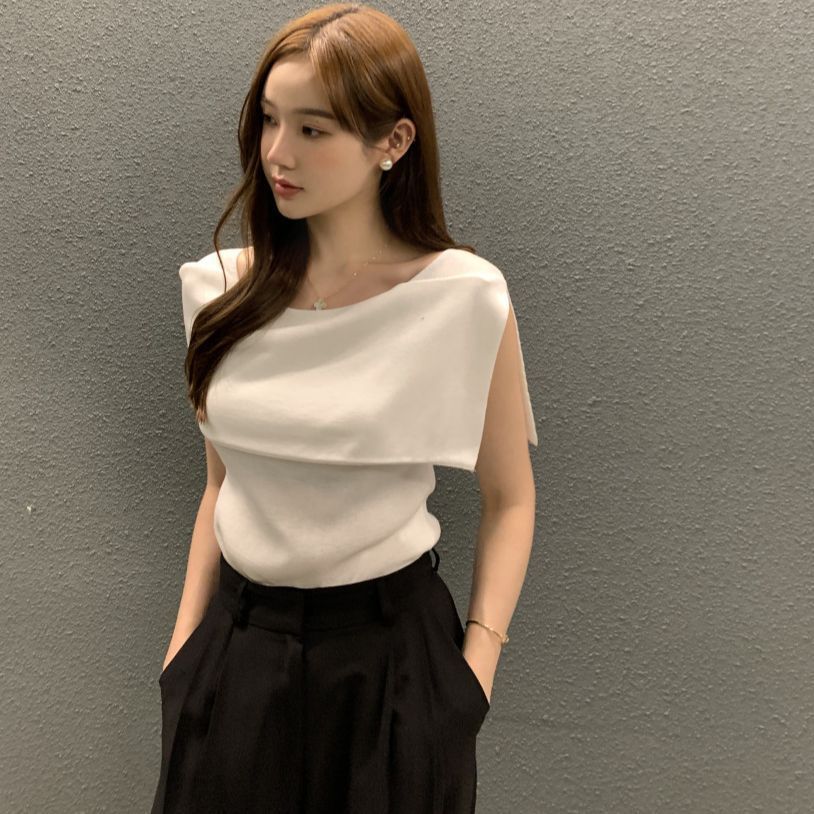 Striped Designer-Style Knitted Top With Side Slit Sleeveless 5 Striped Designer-Style Knitted Top With Side Slit Sleeveless - Image 5