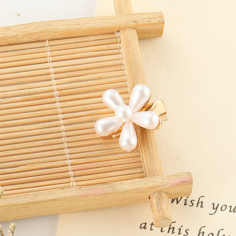 Slip-on Pearl Bow Hair Clip 5 Slip-on Pearl Bow Hair Clip - Image 5