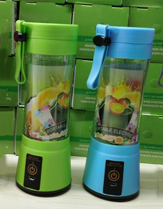Portable Mini Juicer & Blender With USB Rechargeable 7 Portable Mini Juicer & Blender With USB Rechargeable - Image 7