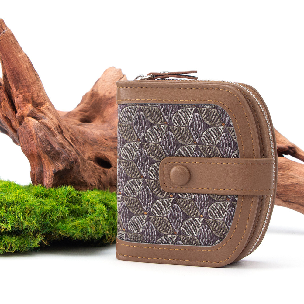 This Light-luxury Wallet Features A Meticulously Crafted Design 1 This Light-luxury Wallet Features A Meticulously Crafted Design