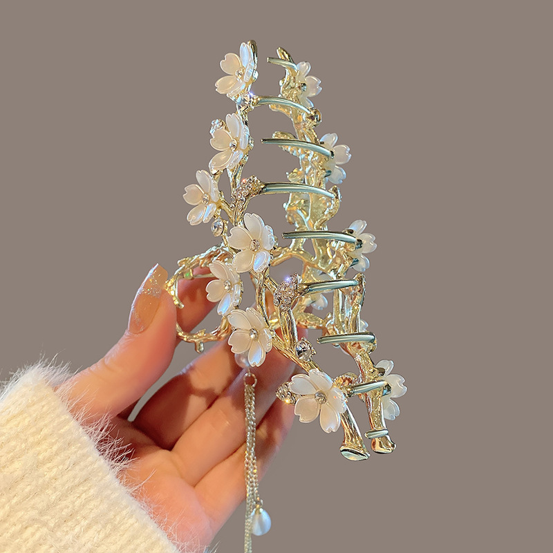 Large Metal Pearl Bell Orchid Tassel Hair Clip 3 Large Metal Pearl Bell Orchid Tassel Hair Clip - Image 3