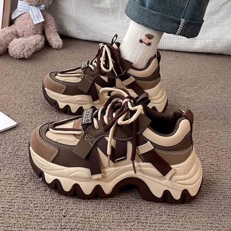 Women's Fashionable Chunky-soled Sneakers 1 Women's Fashionable Chunky-soled Sneakers