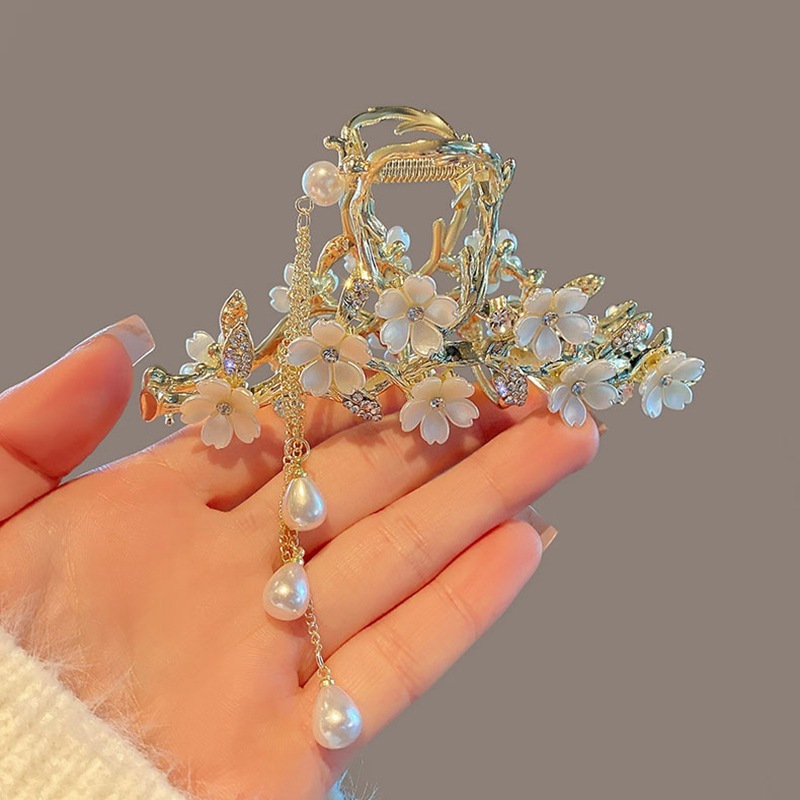 Large Metal Pearl Bell Orchid Tassel Hair Clip 4 Large Metal Pearl Bell Orchid Tassel Hair Clip - Image 4