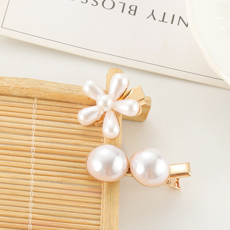Slip-on Pearl Bow Hair Clip 4 Slip-on Pearl Bow Hair Clip - Image 4