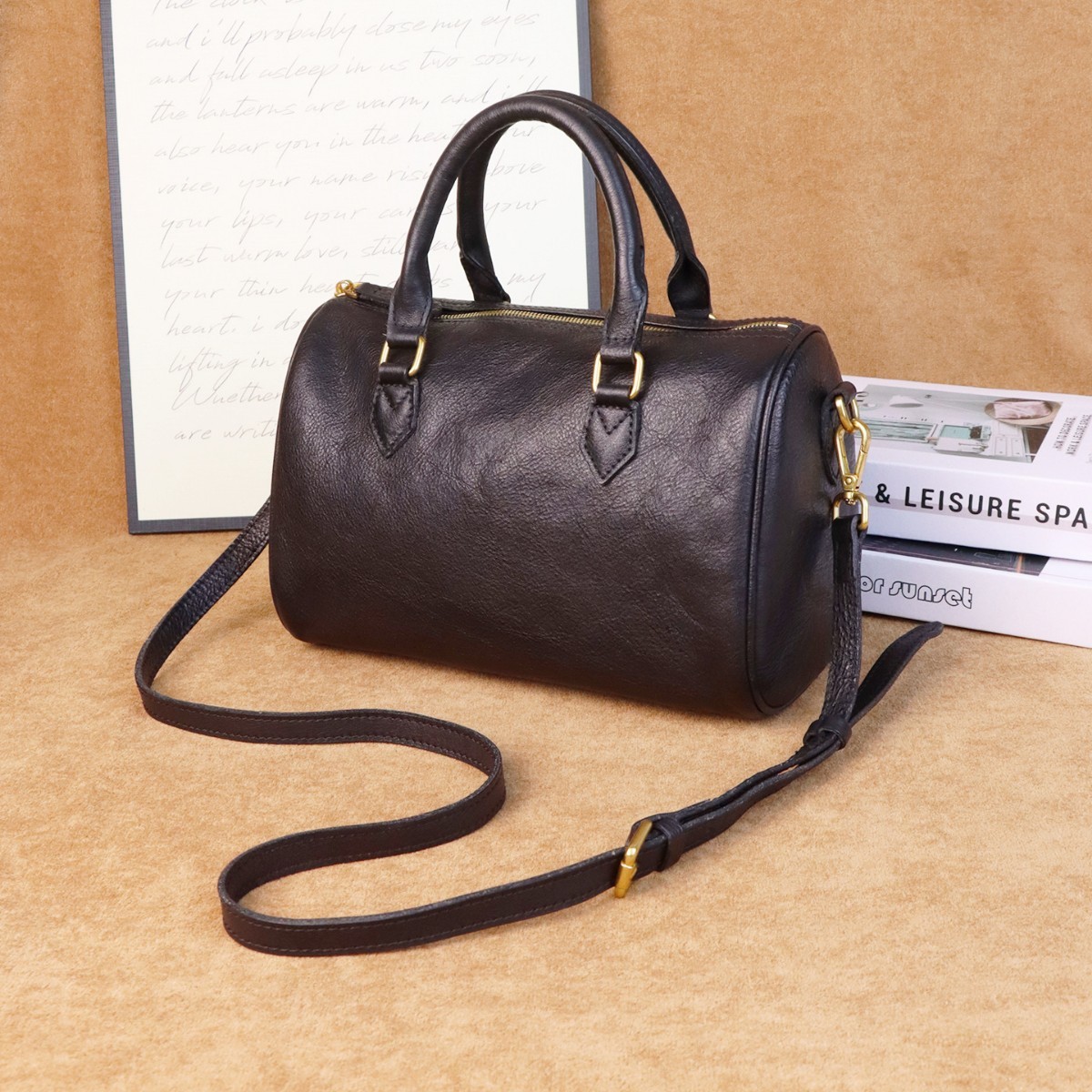 Leather Classic Retro Large Capacity Crossbody Bag 4 Leather Classic Retro Large Capacity Crossbody Bag - Image 4