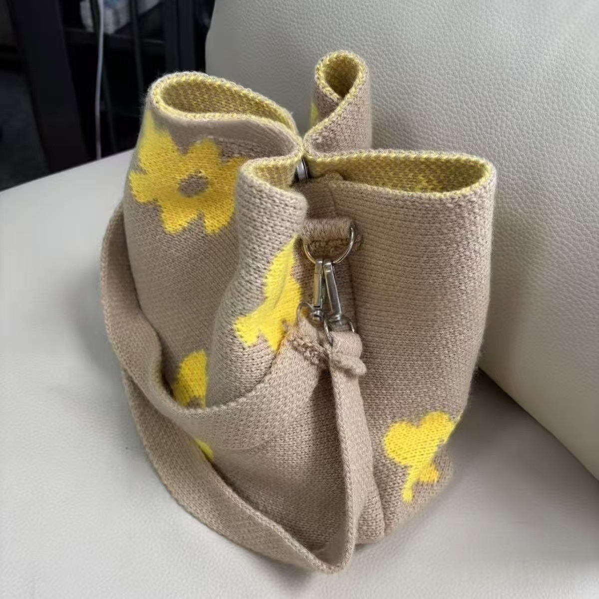 Hand-Crocheted Flower Tote Bag For Women 5 Hand-Crocheted Flower Tote Bag For Women - Image 5
