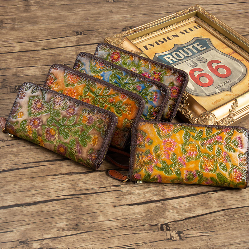 Women's Embossed Distressed Large-Capacity Vintage Wallet 1 Women's Embossed Distressed Large-Capacity Vintage Wallet