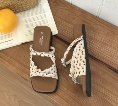 Small Floral One-Strap Beach Slippers Sandals 3 Small Floral One-Strap Beach Slippers Sandals - Image 3
