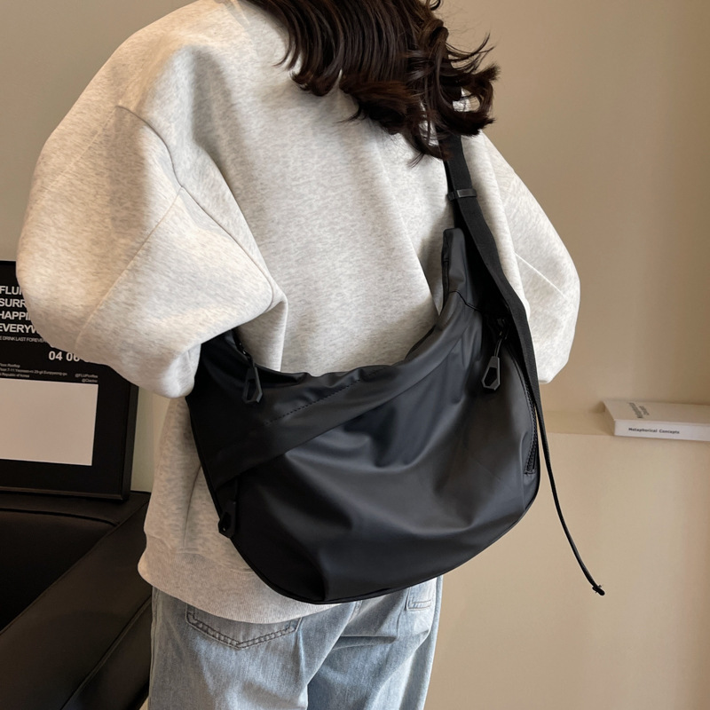 Large-Capacity Oxford Cloth Shoulder Crossbody Bag 1 Large-Capacity Oxford Cloth Shoulder Crossbody Bag