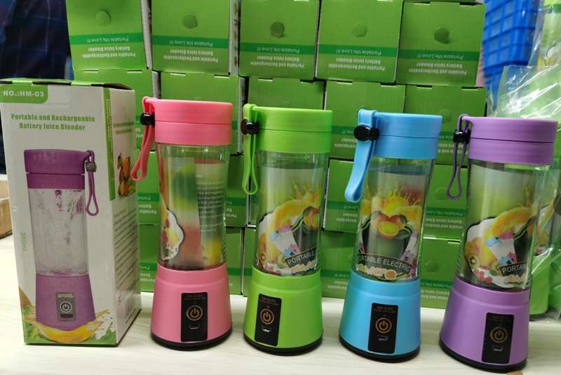 Portable Mini Juicer & Blender With USB Rechargeable 4 Portable Mini Juicer & Blender With USB Rechargeable - Image 4