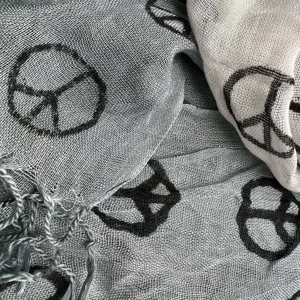 2pcs Grey Printed Scarf For Women & Men 5 2pcs Grey Printed Scarf For Women & Men - Image 5