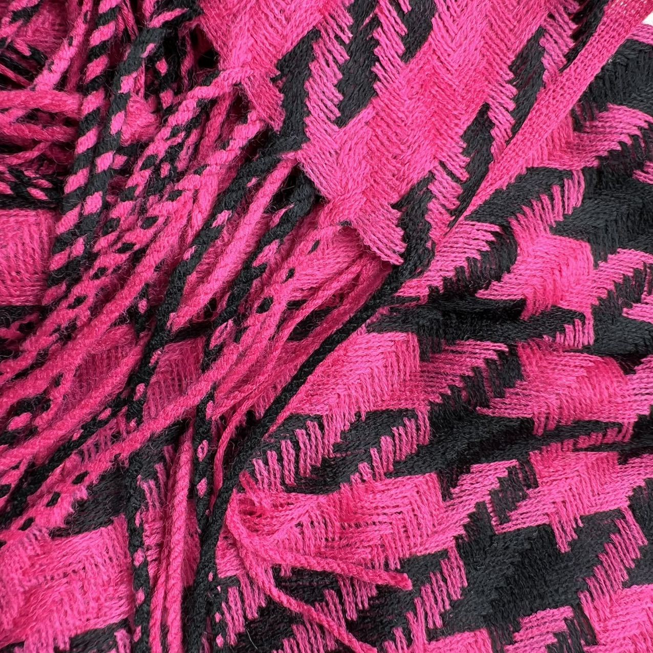 2pcs Textured Plush Scarf For Women & Men 4 2pcs Textured Plush Scarf For Women & Men - Image 4