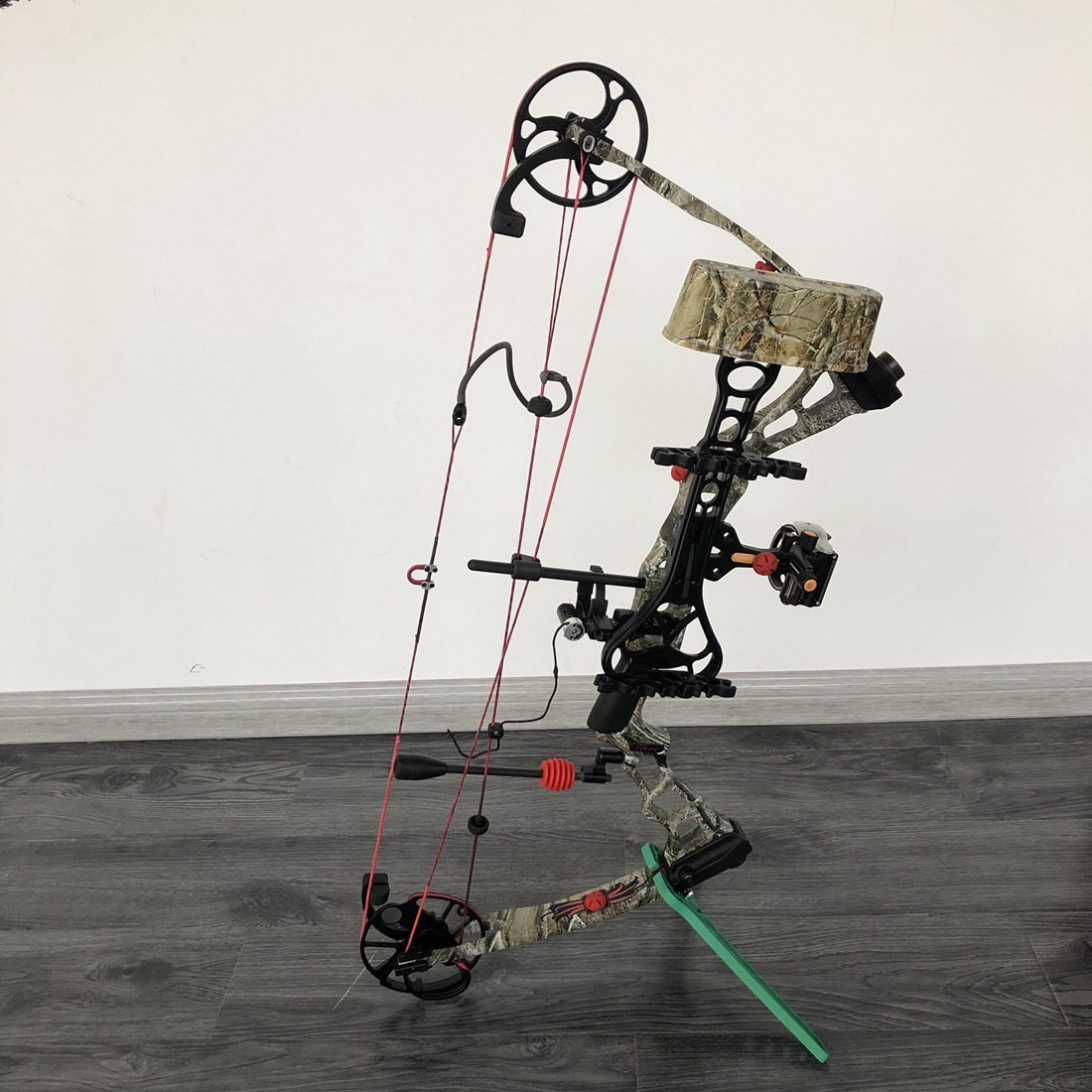 Bow And Arrow Archery Equipment Compound Bow And Arrow Box 1 Bow And Arrow Archery Equipment Compound Bow And Arrow Box