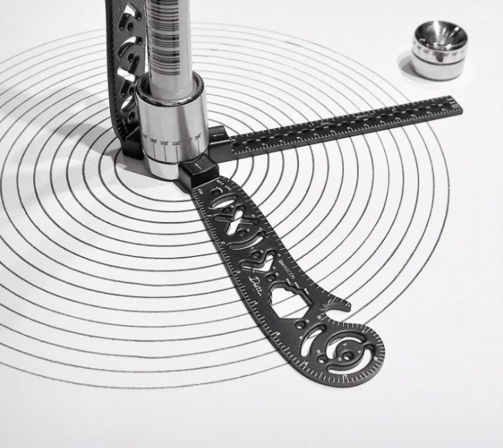 Multi-function Drawing Painting Ruler 1 Multi-function Drawing Painting Ruler