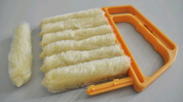 Removable and Washable Blinds Cleaning Brush 2 Removable and Washable Blinds Cleaning Brush - Image 2