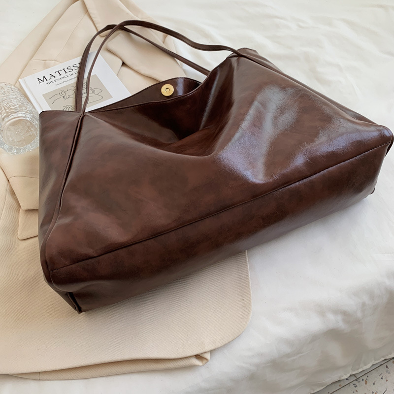 Large Capacity Soft Leather Retro Casual Shoulder Handbag 2 Large Capacity Soft Leather Retro Casual Shoulder Handbag - Image 2