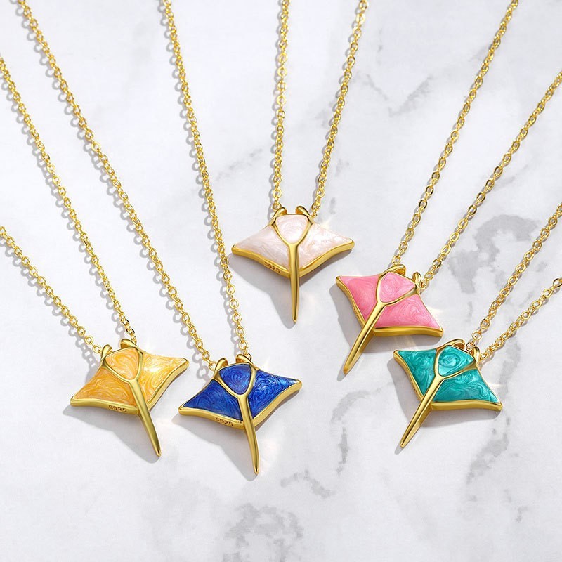Women's Nautical Style Manta Ray Pendant Necklace 1 Women's Nautical Style Manta Ray Pendant Necklace