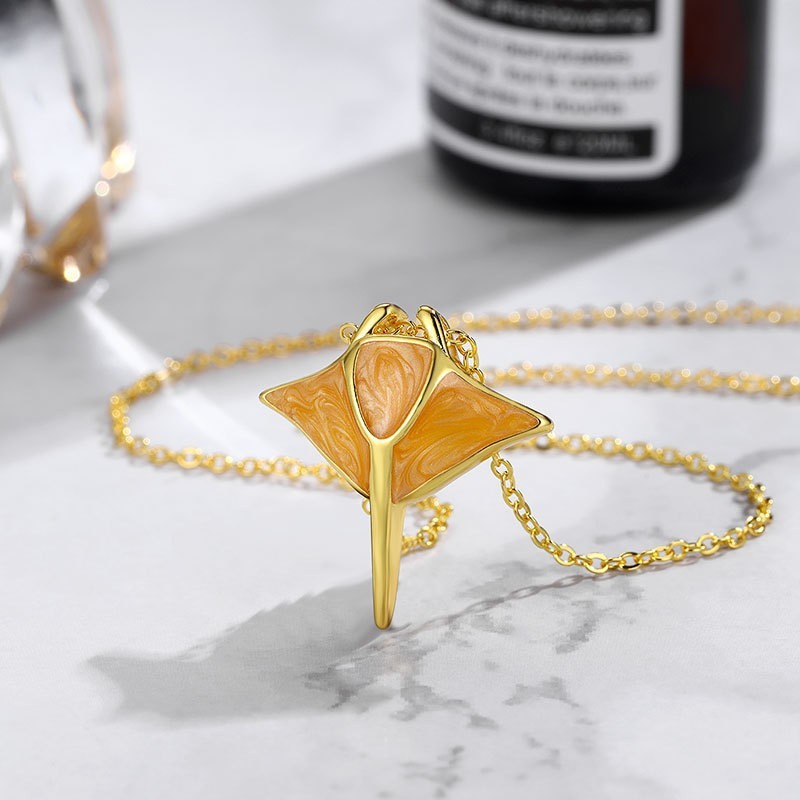 Women's Nautical Style Manta Ray Pendant Necklace 2 Women's Nautical Style Manta Ray Pendant Necklace - Image 2