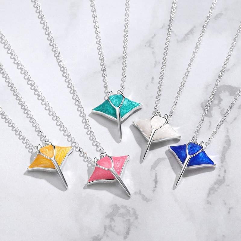 Women's Nautical Style Manta Ray Pendant Necklace 3 Women's Nautical Style Manta Ray Pendant Necklace - Image 3